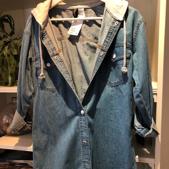 Jean jacket with hood - Picture 2 of 2